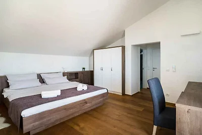 Vakantiehuis Ontspannende vakantie Novalja