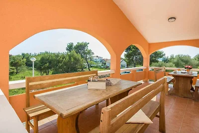 Ferienwohnung mit Balkon und Parkplatz