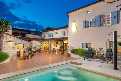 Villa mit Klimaanlage und Pool