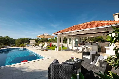 Ferienhaus mit Klimaanlage und Pool