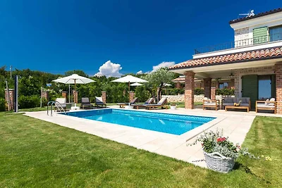 FerienHaus mit rustikalem Hauch und Pool auf