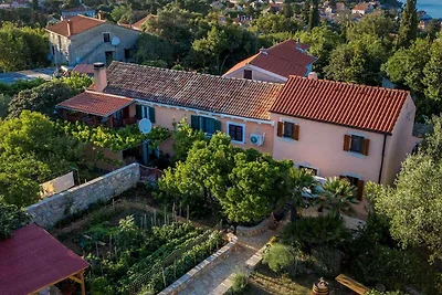 Ferienhaus mit Terrasse und Grill