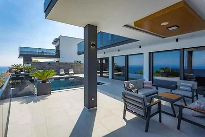 Luxuriöse Villa Titanium mit Meerblick und pr
