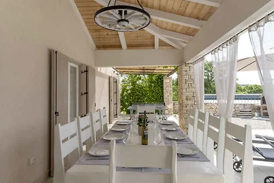 Ferienhaus mit Klimaanlage und Pool