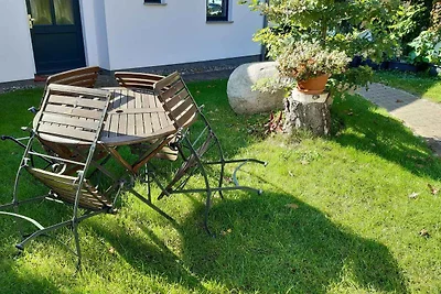 Ferienhaus mit Garten und Terrasse, 800 m zum