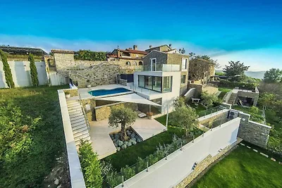 Villa mit Pool und Sauna