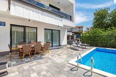 Villa mit Klimaanlage und Pool