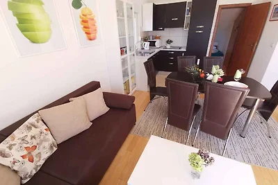 Ferienwohnung mit modernen Möbeln und