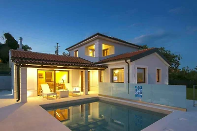Villa mit Klimaanlage und Pool