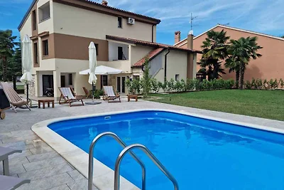 Studio mit Balkon und Pool