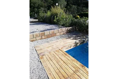 Ferienhaus mit Garten und Pool