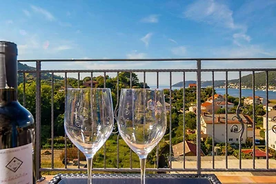 Villa mit Pool und Meerblick
