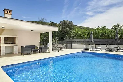 Villa mit Klimaanlage und Pool