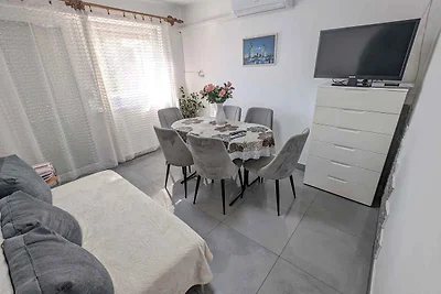 Ferienwohnung mit WLAN, Grill und Klimaanlage