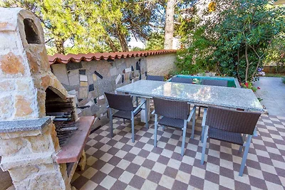 Ferienwohnung mit Pool und Grill
