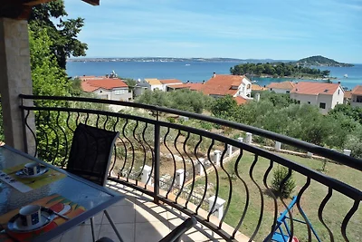 Ferienhaus mit Balkon