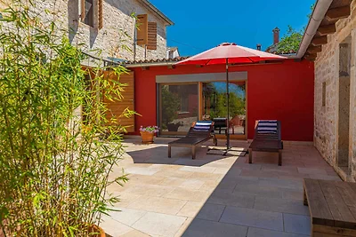 Villa mit Pool und Sauna