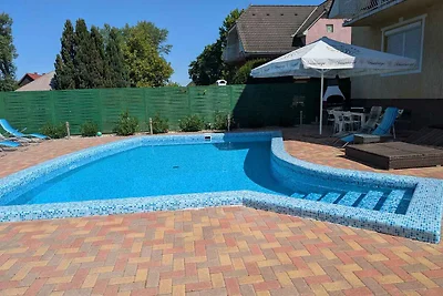 Ferienhaus mit Pool und Internet
