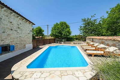 Ferienwohnung mit Pool und Klimaanlage
