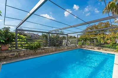 Ferienwohnung mit Pool zur gemeinsamen