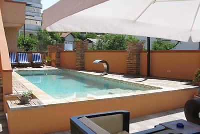 Ferienwohnung mit Balkon und 4 Klimaanlage