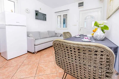 Gemütliche Ferienwohnung Marina in Ražanj mit