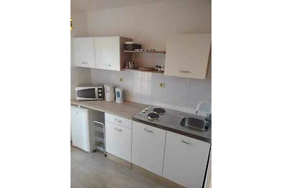 Kompakte Ferienwohnung in Kaštel Štafilić für