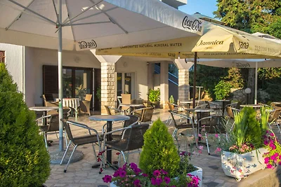 Ferienwohnung mit Pool, Grill und Balkon