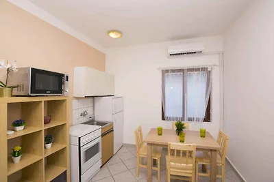 Appartamento Vacanza con famiglia Pirovac