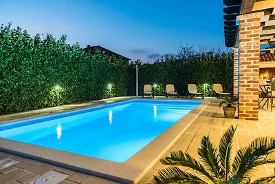 Komfortable Ferienwohnung Sandra in Sukošan m