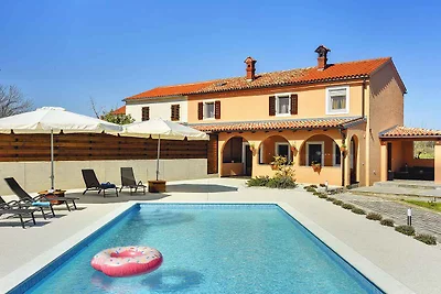 Ferienhaus mit Pool