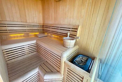 Ferienwohnung mit Balkon, Sauna und Whirlpool