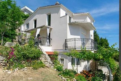 Ferienwohnung mit Terrasse und Grill