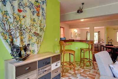 Ferienwohnung mit Terrasse und Garten