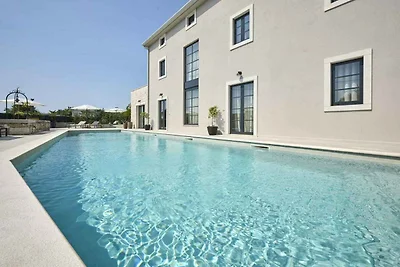 Villa mit Pool, nur wenige Minuten von Poreč