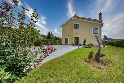Villa mit Pool und Klimaanlage