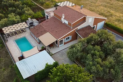Ferienhaus mit Klimaanlage und Aussenpool
