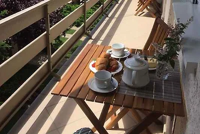 Ferienwohnung mit Klimaanlage, Balkon und Gar