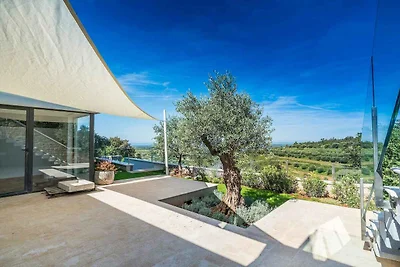 Villa mit Pool und Sauna