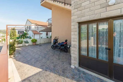 Ferienwohnung mit Klimaanlage und Balkon