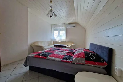 Ferienwohnung mit grossen Garten und Terrasse