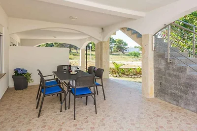Ferienwohnung mit Balkon und Parkplatz