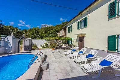 Ferienhaus mit Swimmingpool, Terrasse und