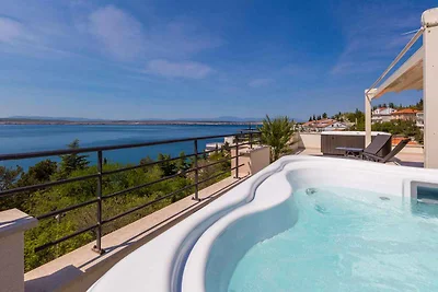 Ferienwohnung in Strandnähe mit Whirlpool
