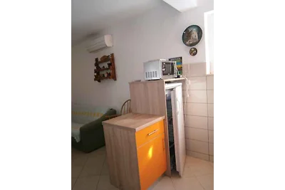 Ferienwohnung mit Terrasse, nur 30m vom Meer