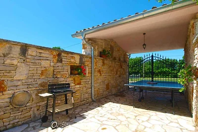 Ferienhaus mit Pool und Klimaanlage