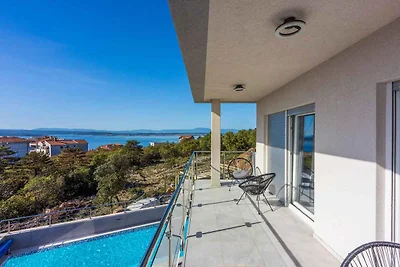 Ferienhaus mit Swimmingpool und Meerblick