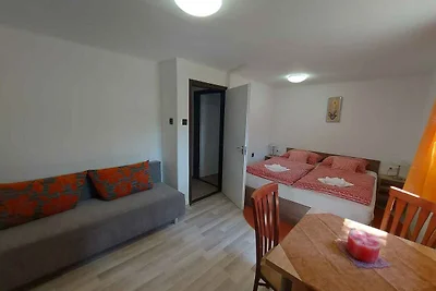 Ferienwohnung mit grossem Garten, Internet un