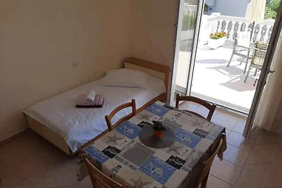 Ferienwohnung mit Terrasse und Grill