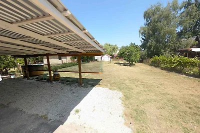 Ferienhaus mit grossem Gaten und Klimaanlage